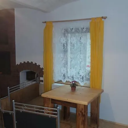 Apartman Krenov 8 *